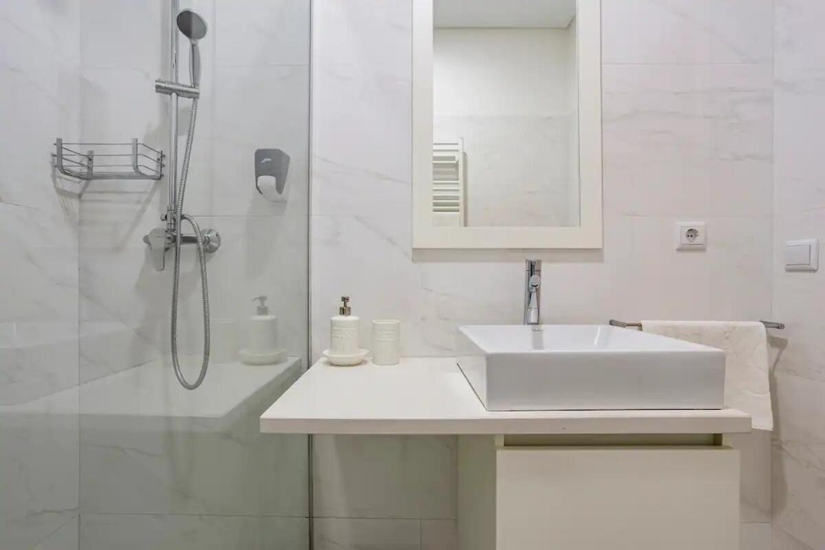 Luxury Anibal Cunha Apartments Порто Екстериор снимка