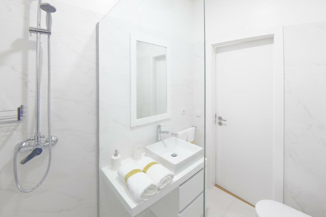 Luxury Anibal Cunha Apartments Порто Екстериор снимка
